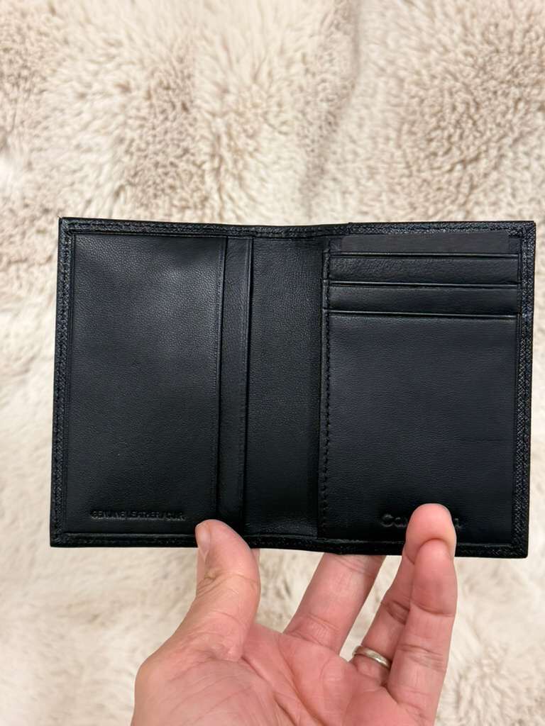 OBS434 CALVIN KLEIN 薄身短銀包 10x9cm