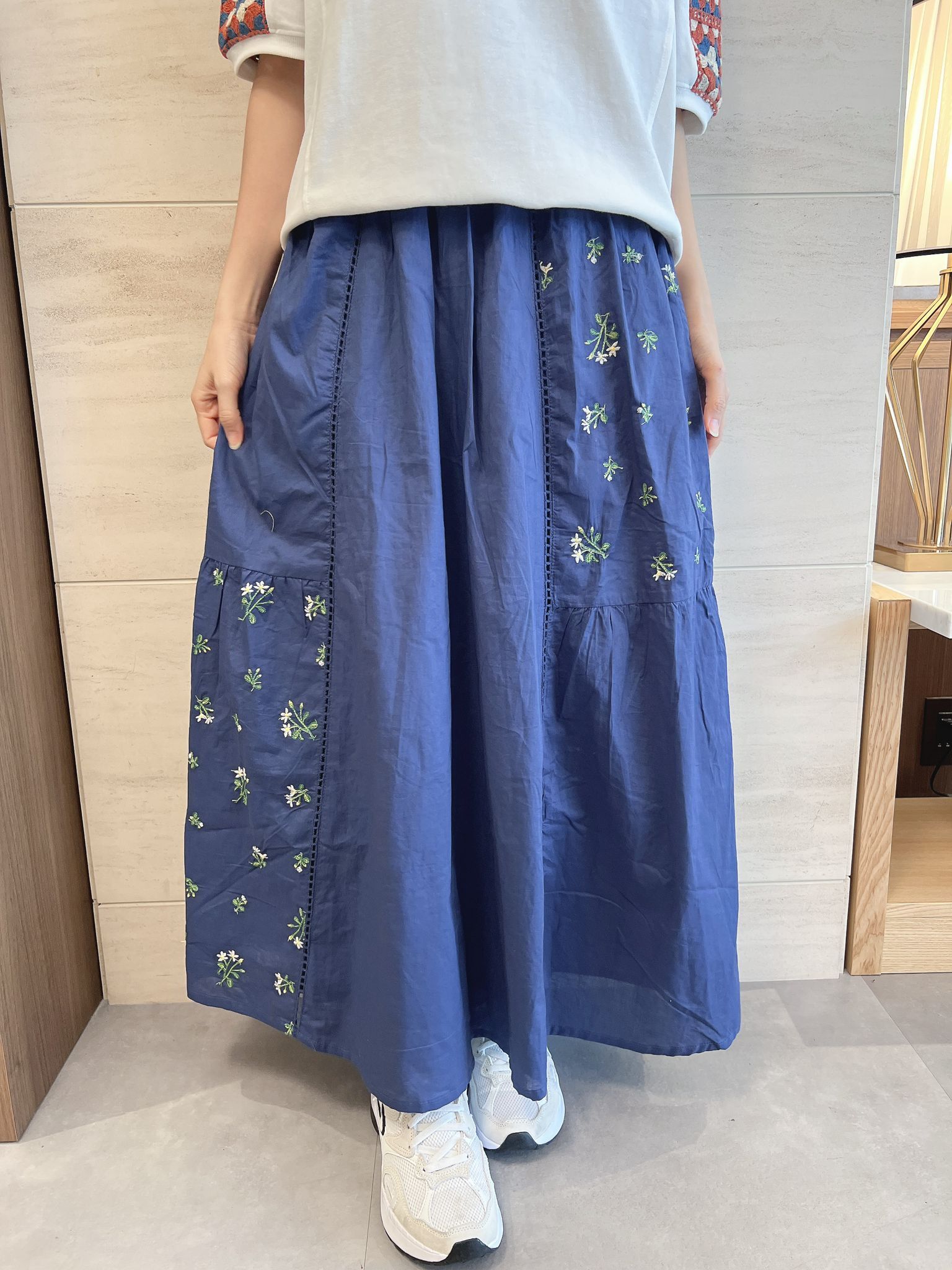 Ie 刺繡花裙