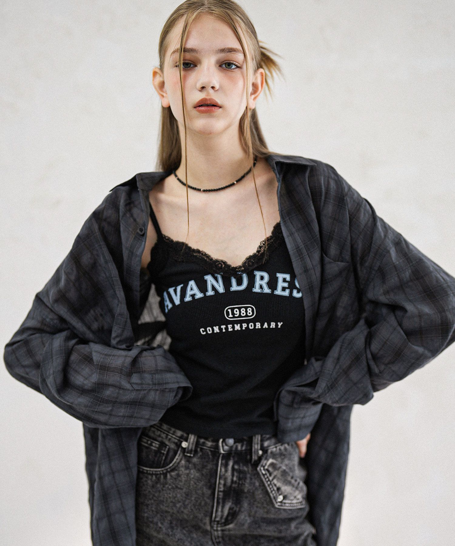 AVANDRESS 復古蕾絲無袖上衣 AD42TS22BE