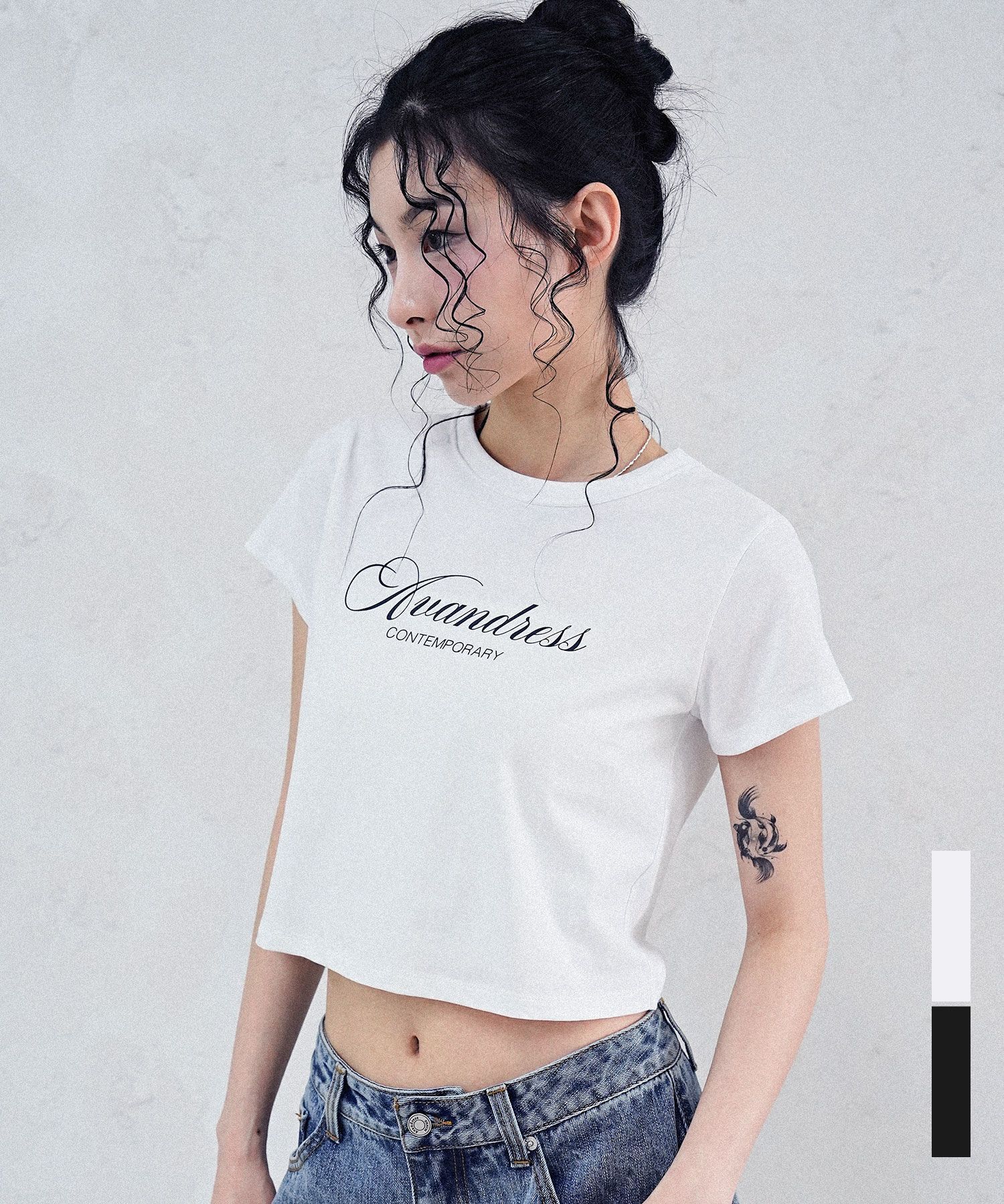 AVANDRESS 圓領短版上衣 AD52TS12