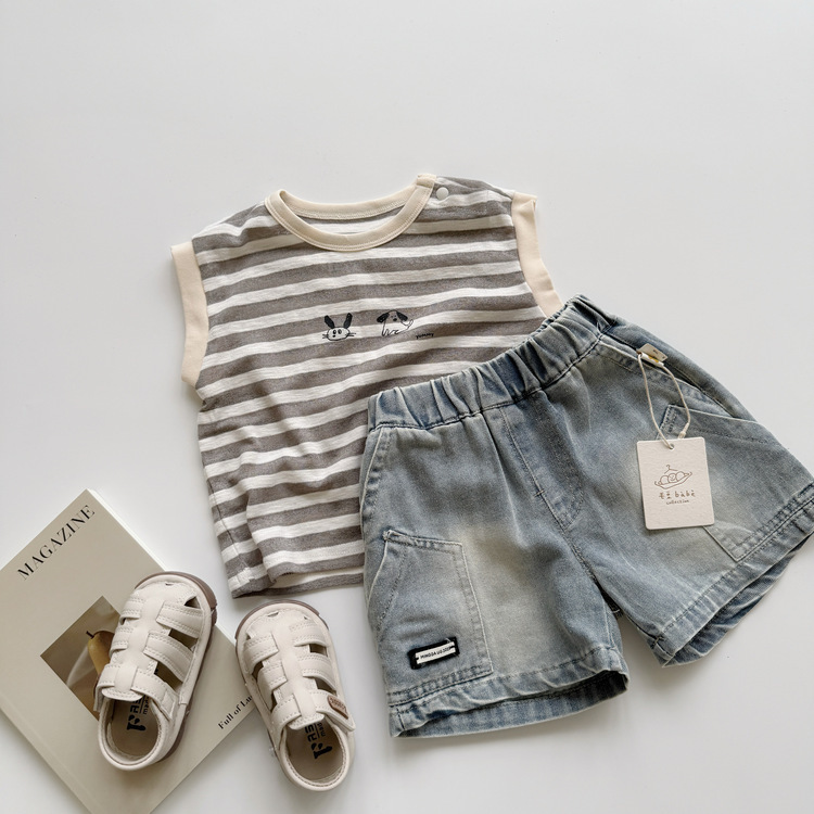 灰條紋無袖背心