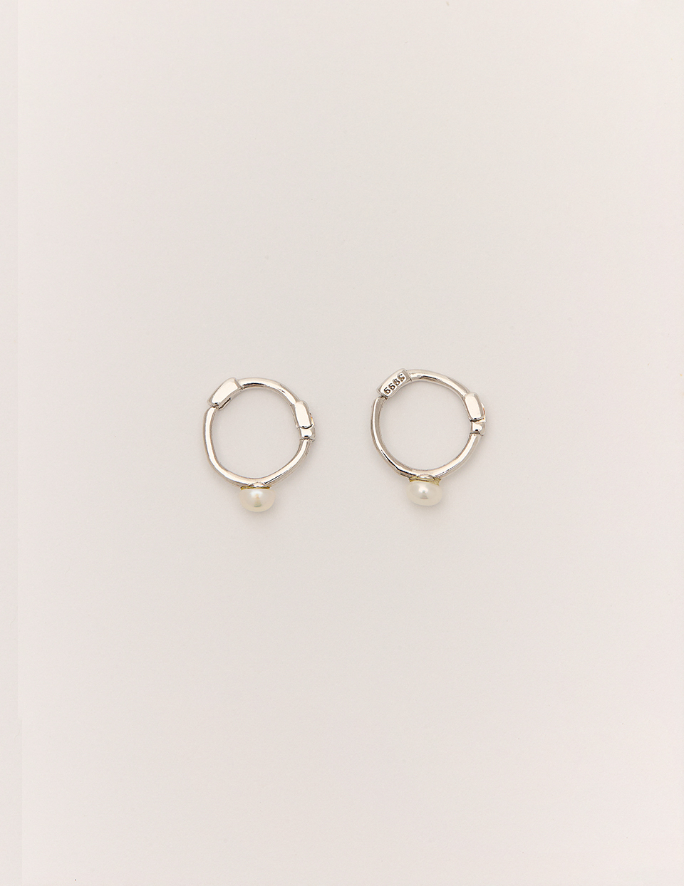 【925純銀】經典珍珠圈圈。針式耳環