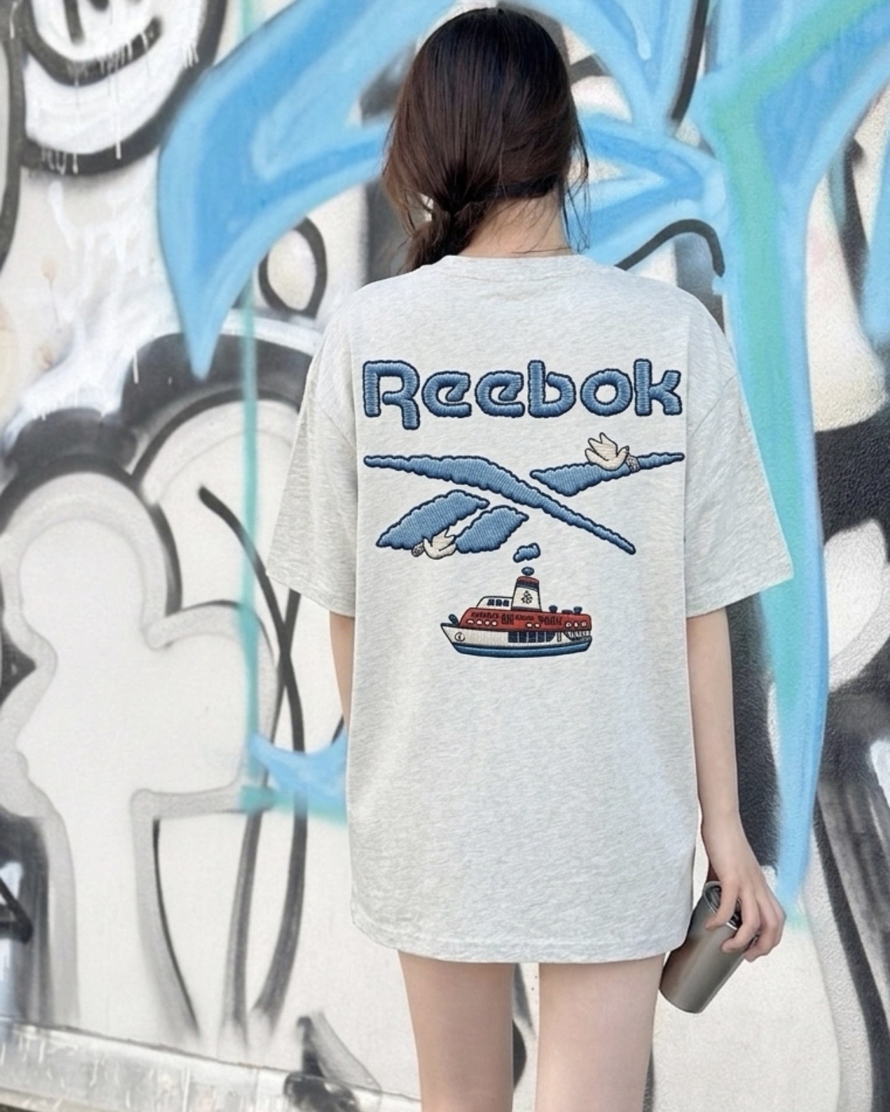 #預購 Reebok 美式休閒 寬鬆舒適  仿刺繡 輪船煙霧LOGO印花 圓領短踢 四色