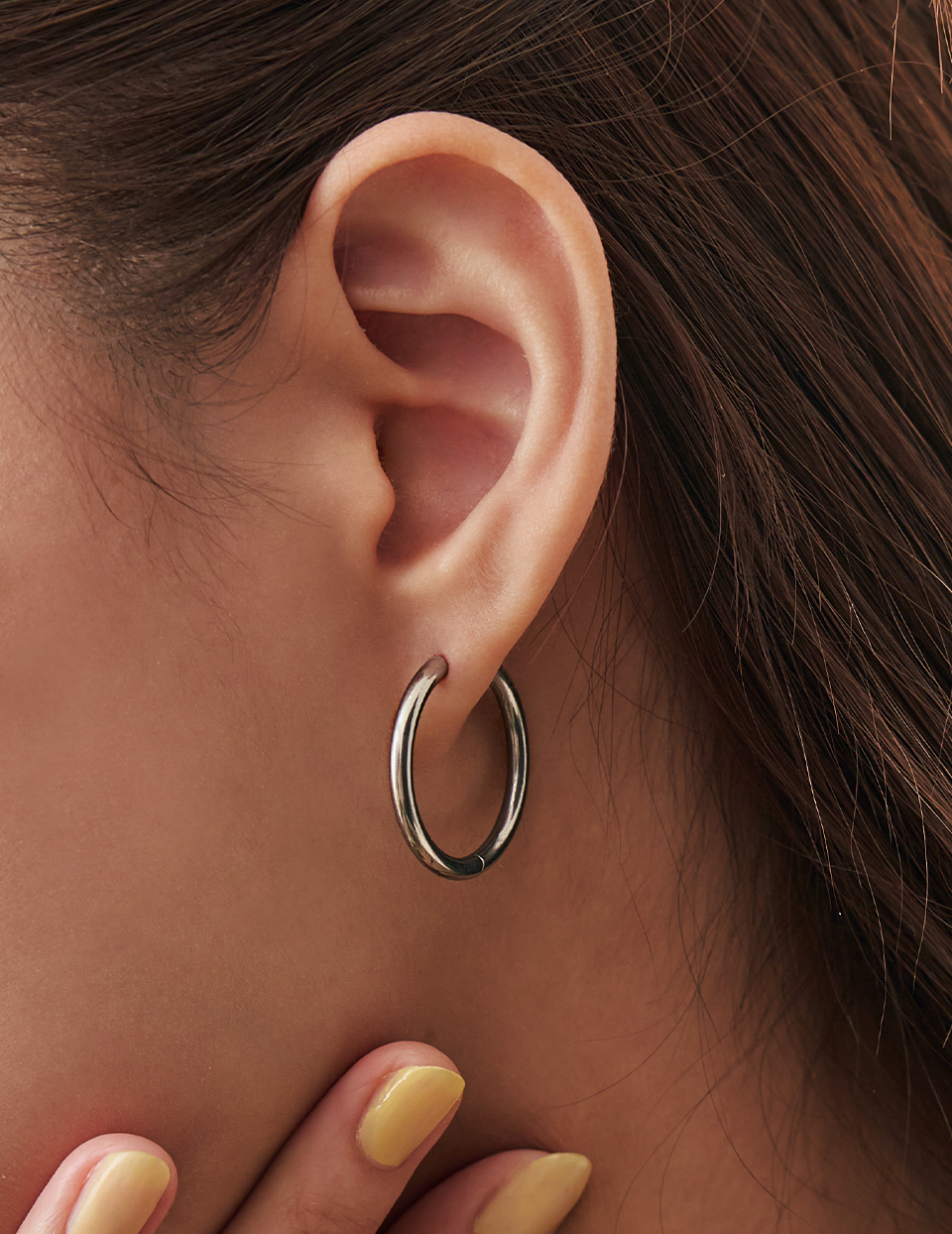 【鈦鋼】極簡光面圓圈。針式耳環-20mm(銀)