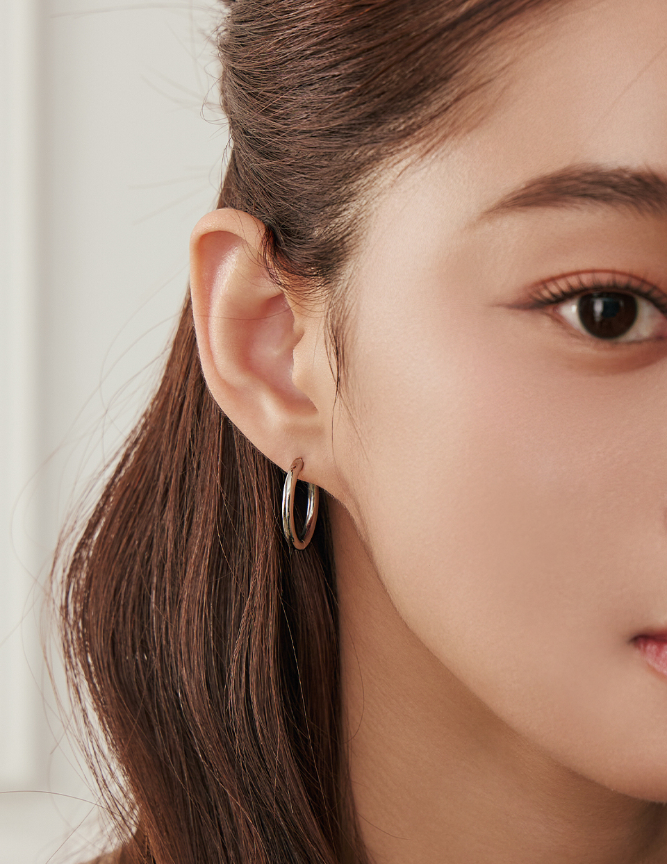 【鈦鋼】極簡光面圓圈。針式耳環-16mm(銀)