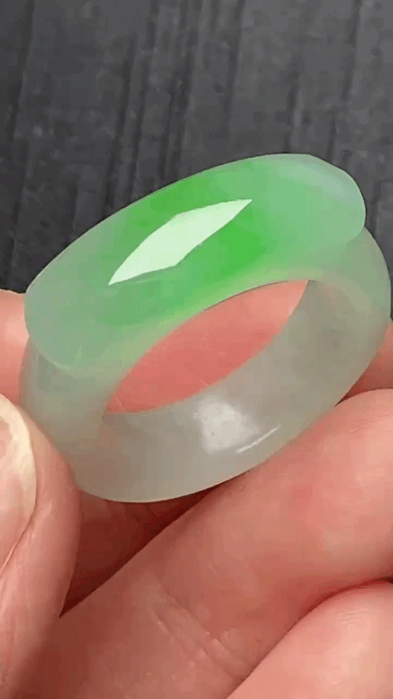 329418 翡翠高冰陽綠戒指 (圈口 16號)