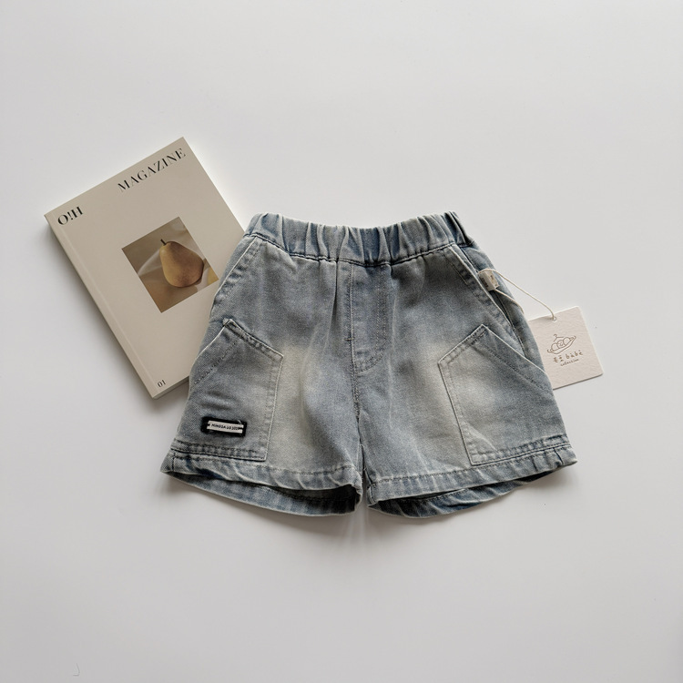 水洗時髦牛仔短褲