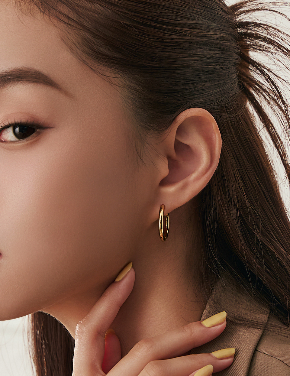 【鈦鋼】極簡光面圓圈。針式耳環-16mm(金)