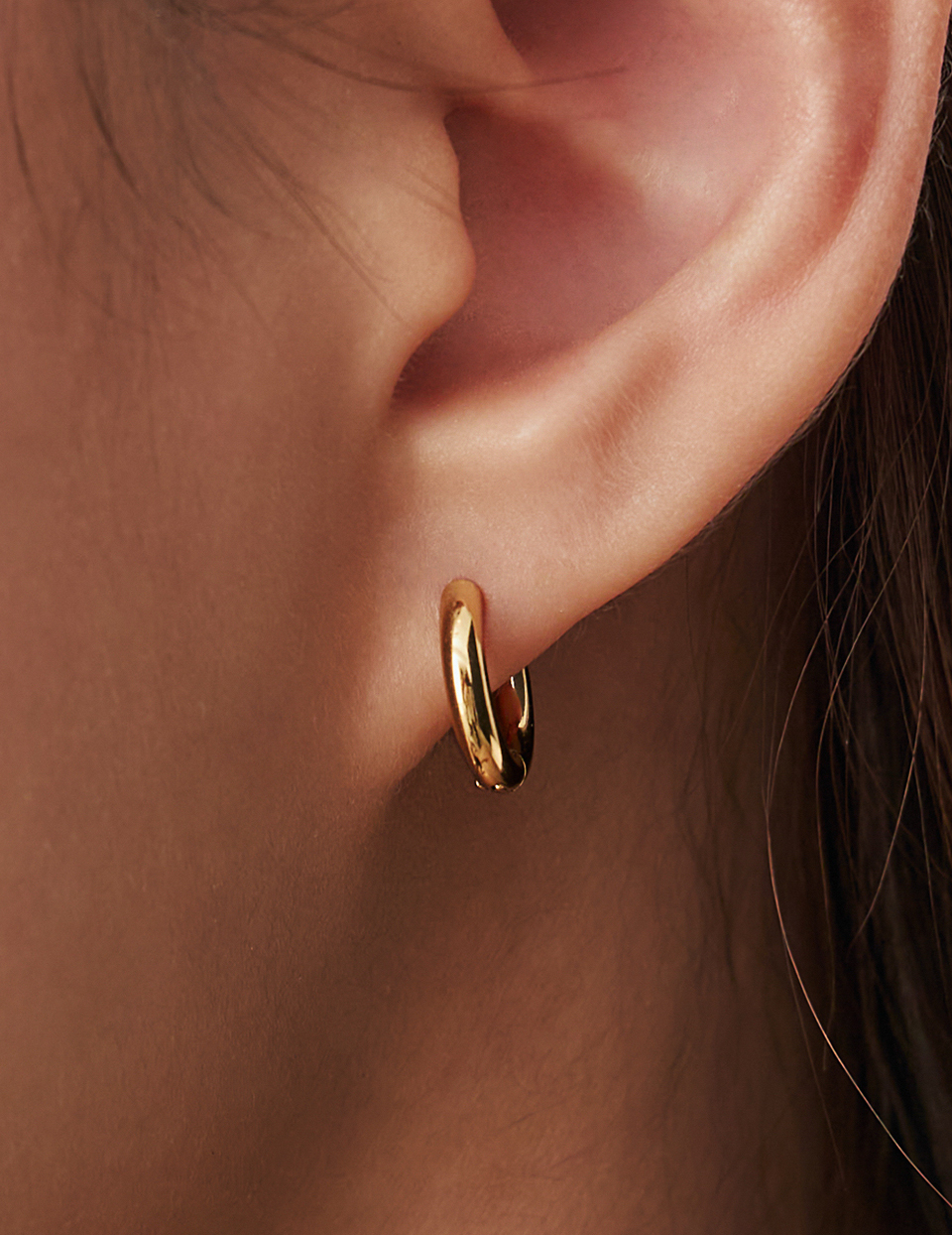 【鈦鋼】極簡光面圓圈。針式耳環-8mm(金)