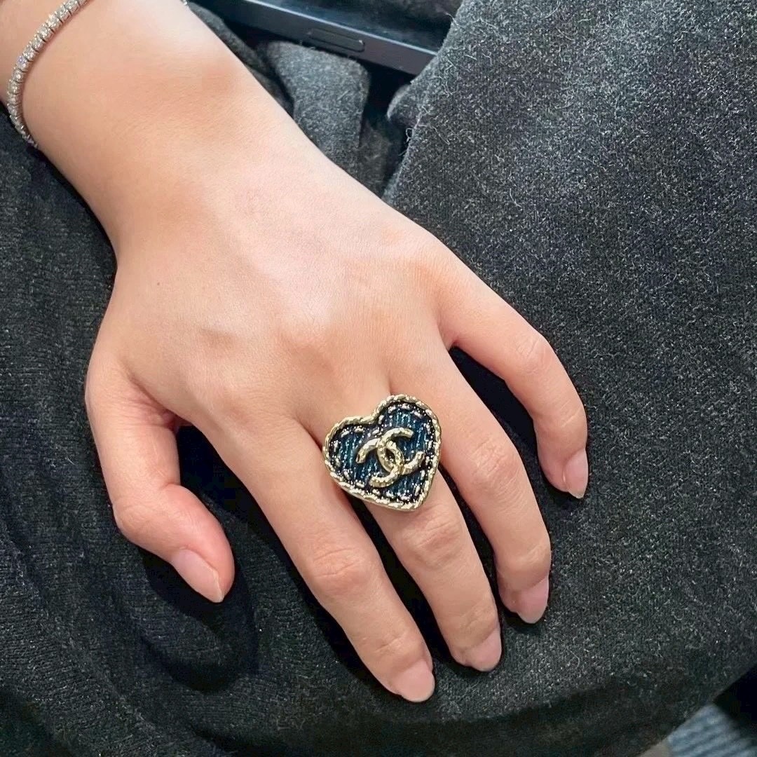 18k”香奶奶24牛仔金愛心雙c重工戒/高奢定製