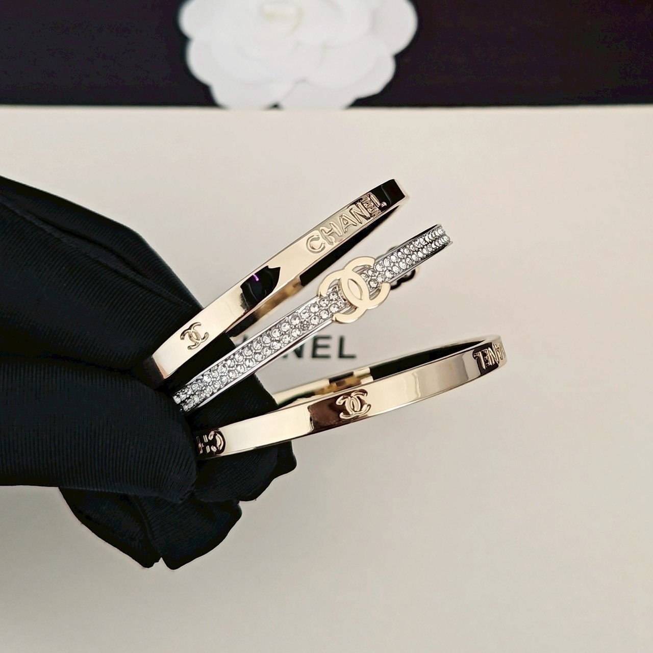 18k”香奶奶26p淡金銀鑽雙c英字”三件組手鐲/高奢定製