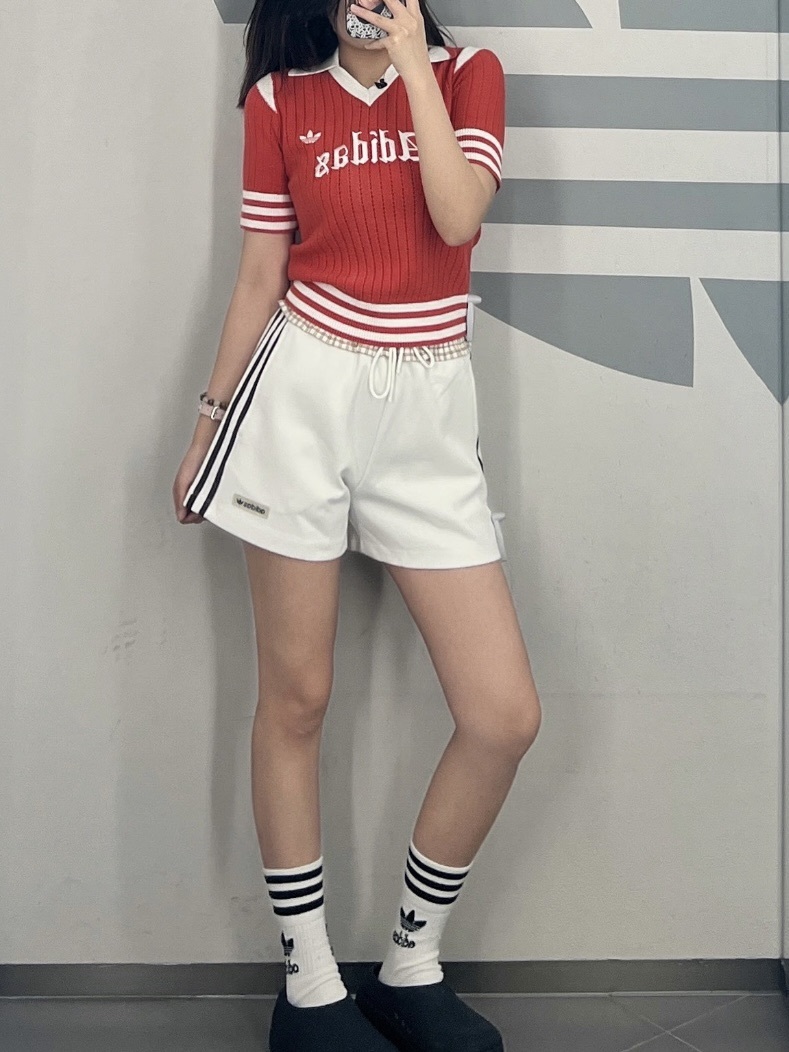 <阿迪出清衣櫃✨>ADIDAS ORIGINALS MIUMIU 風 格紋系列 運動短褲