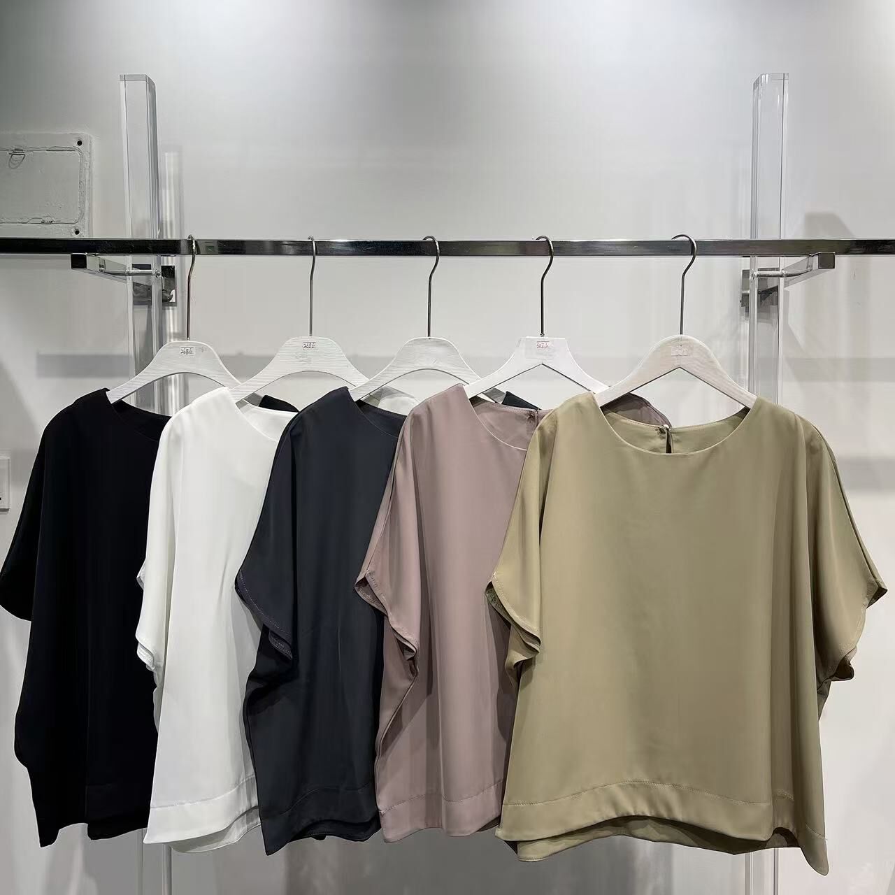 ⭐️⭐️【預訂】車線衫腳薄梭織圓領寬鬆半袖TOP (A43-A47)