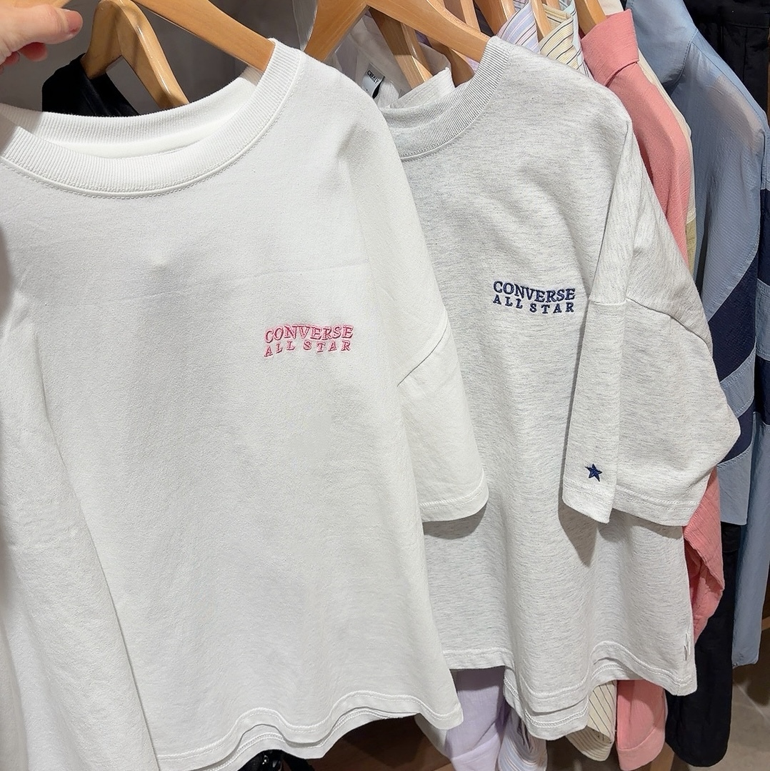 converse 撞色刺繡小星星上衣