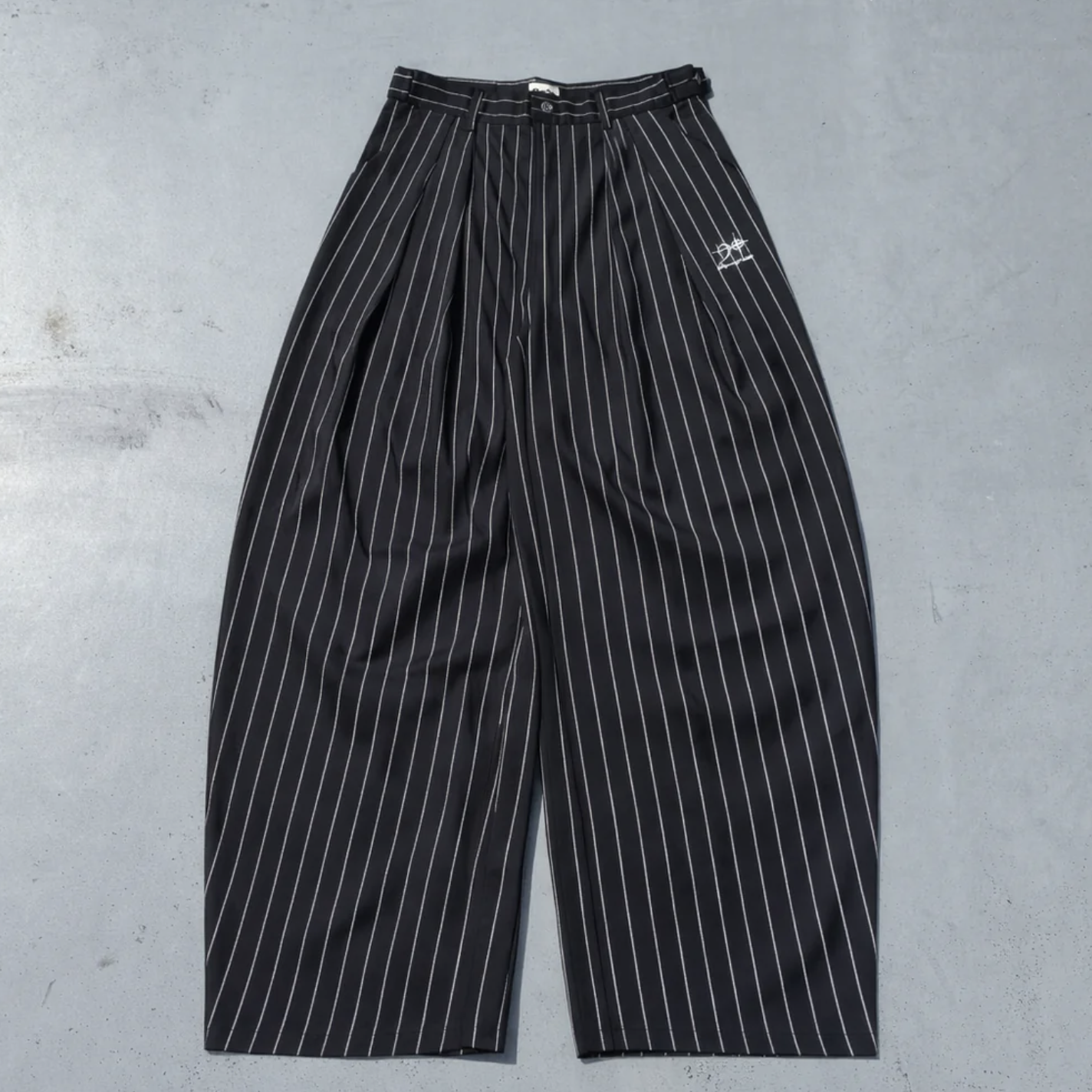 【9090】0418發售寬鬆折疊卡其褲