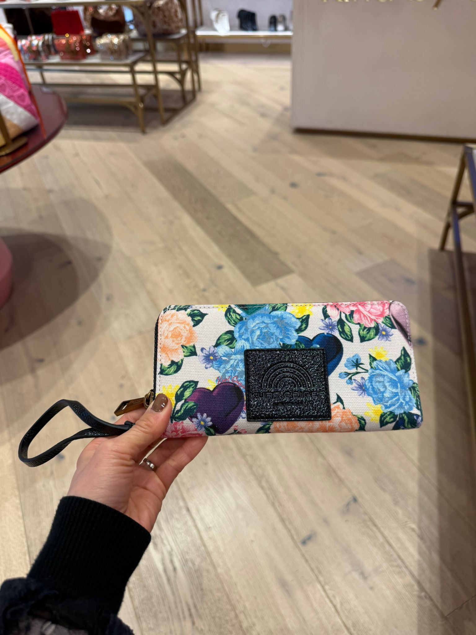 英國代購 - KG Kurt Geiger SOUTHBANK ZIP AROUNDW