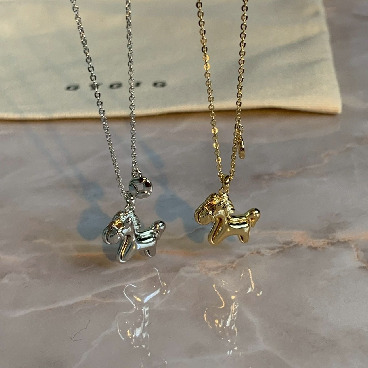 Gy馬年限定款”全金銀小馬駒錢幣小墜細項鍊