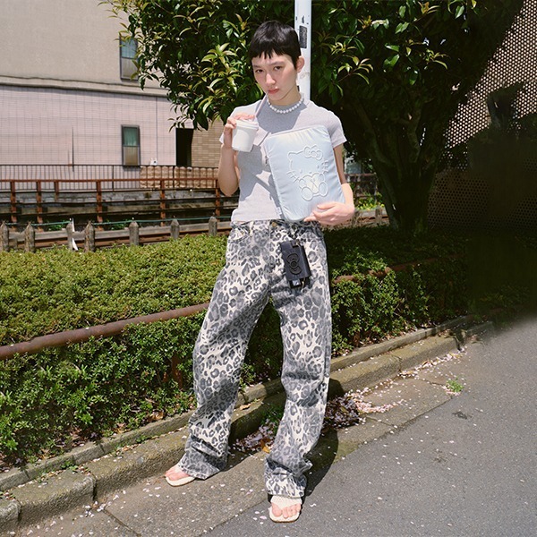 【 5/1收單 】JOSEPH AND STACEY 11吋平板收納包 - Hello Kitty 聯名限定版