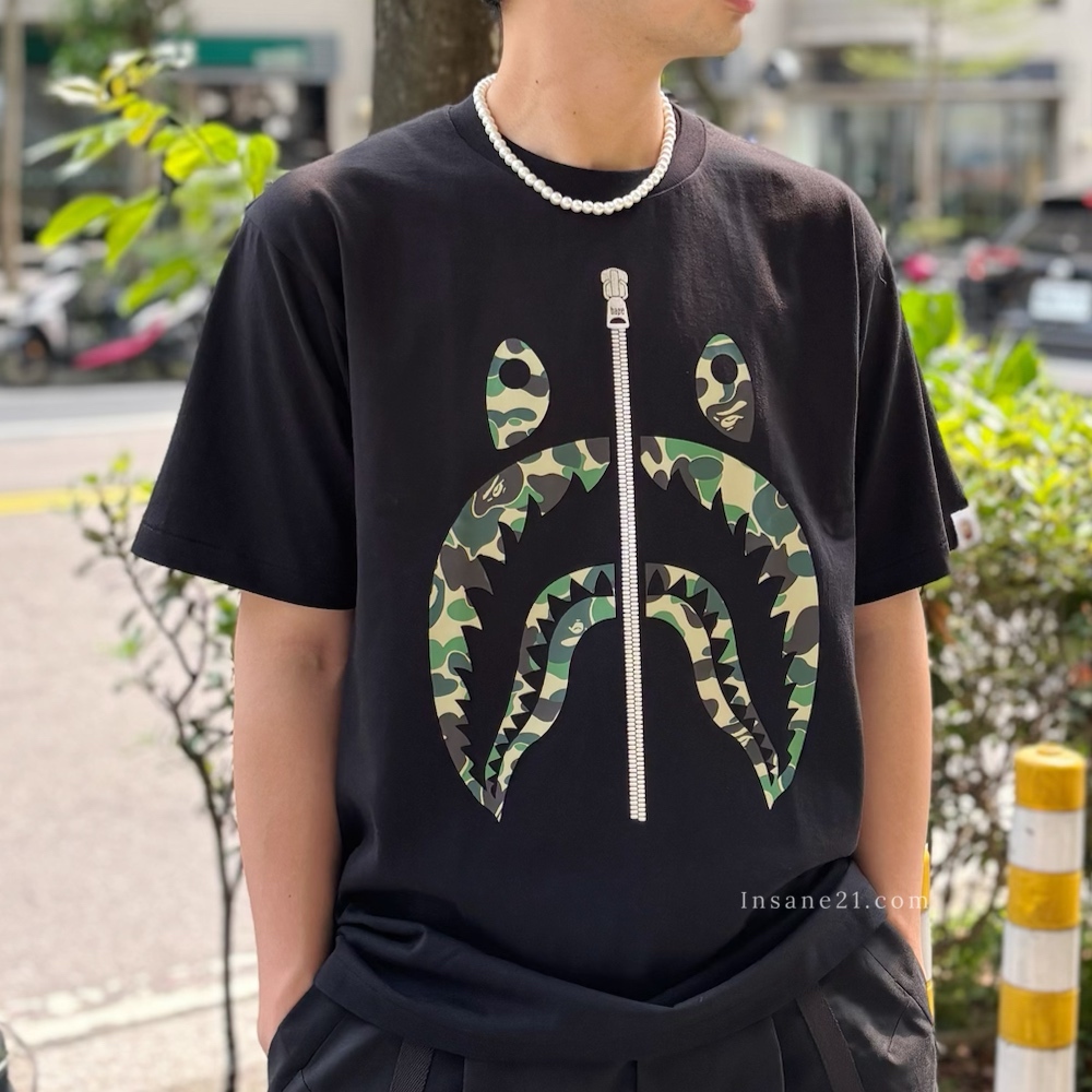BAPE A BATHING APE 鯊魚LOGO 黑底 短袖 上衣