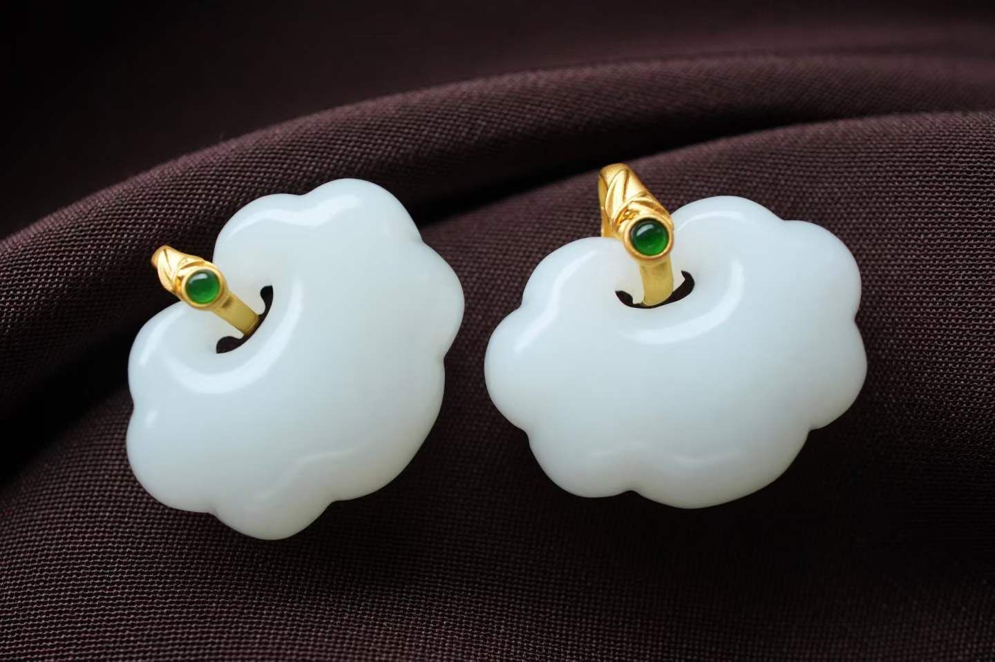 329447 和田玉羊脂玉“吉祥如意”祥雲吊墜