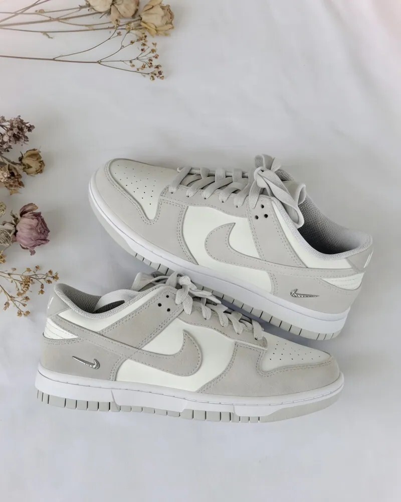 Nike Dunk Low "Sail/Vast Grey" 海鹽灰 小銀勾 女鞋
