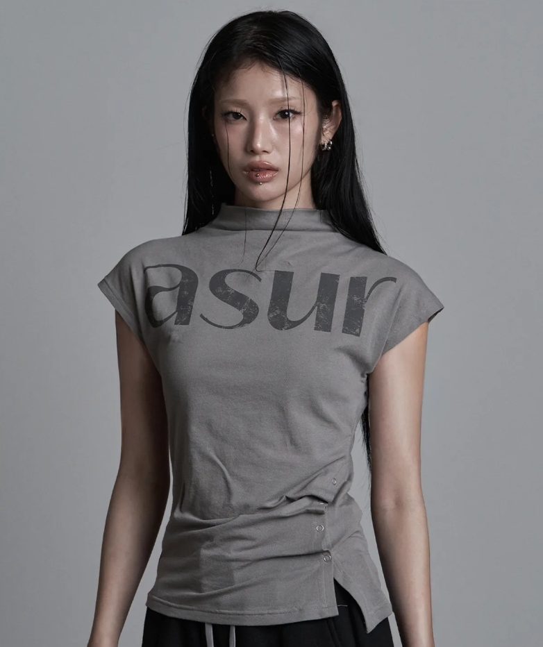 （預購）AS YOU ARE asur 微高領側排釦設計短T AS26SPTOP02
