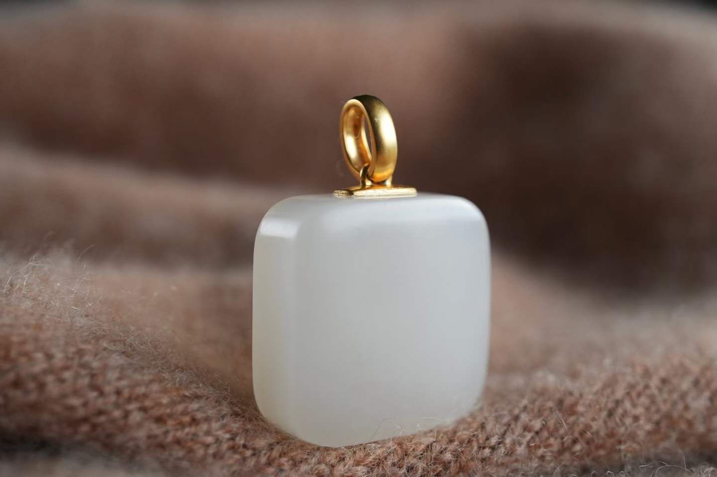 329451 和田白玉平安無事牌吊墜