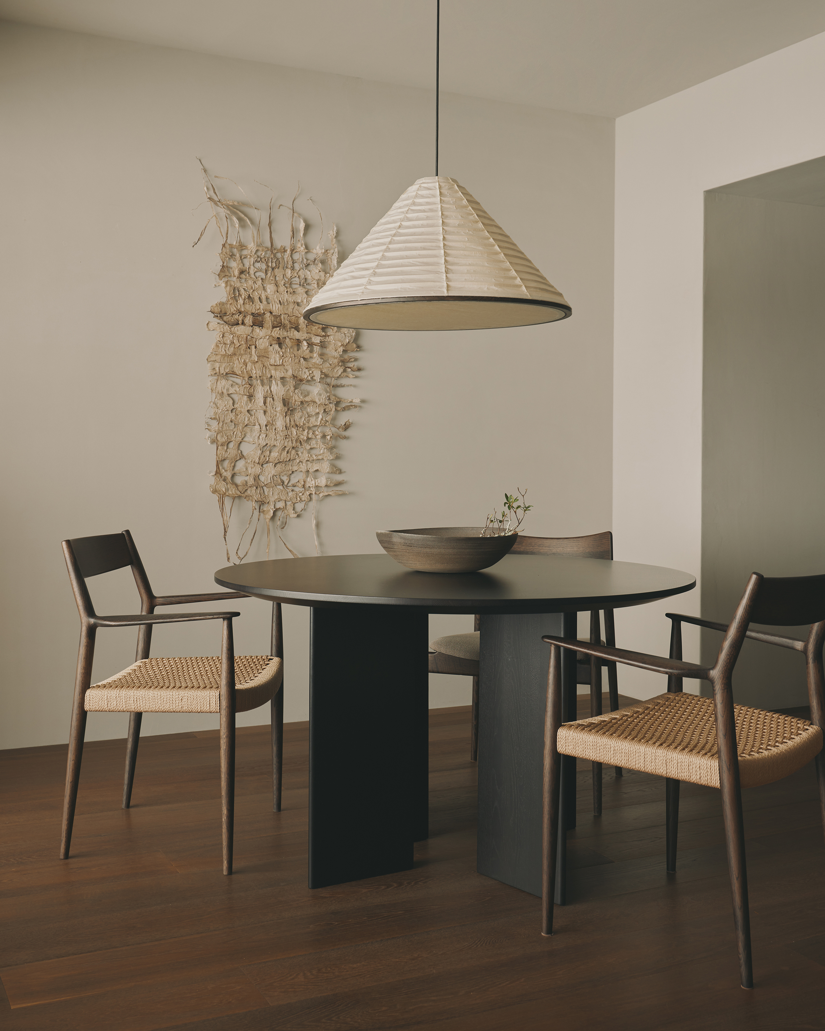 A-DT03 Round wooden dining table