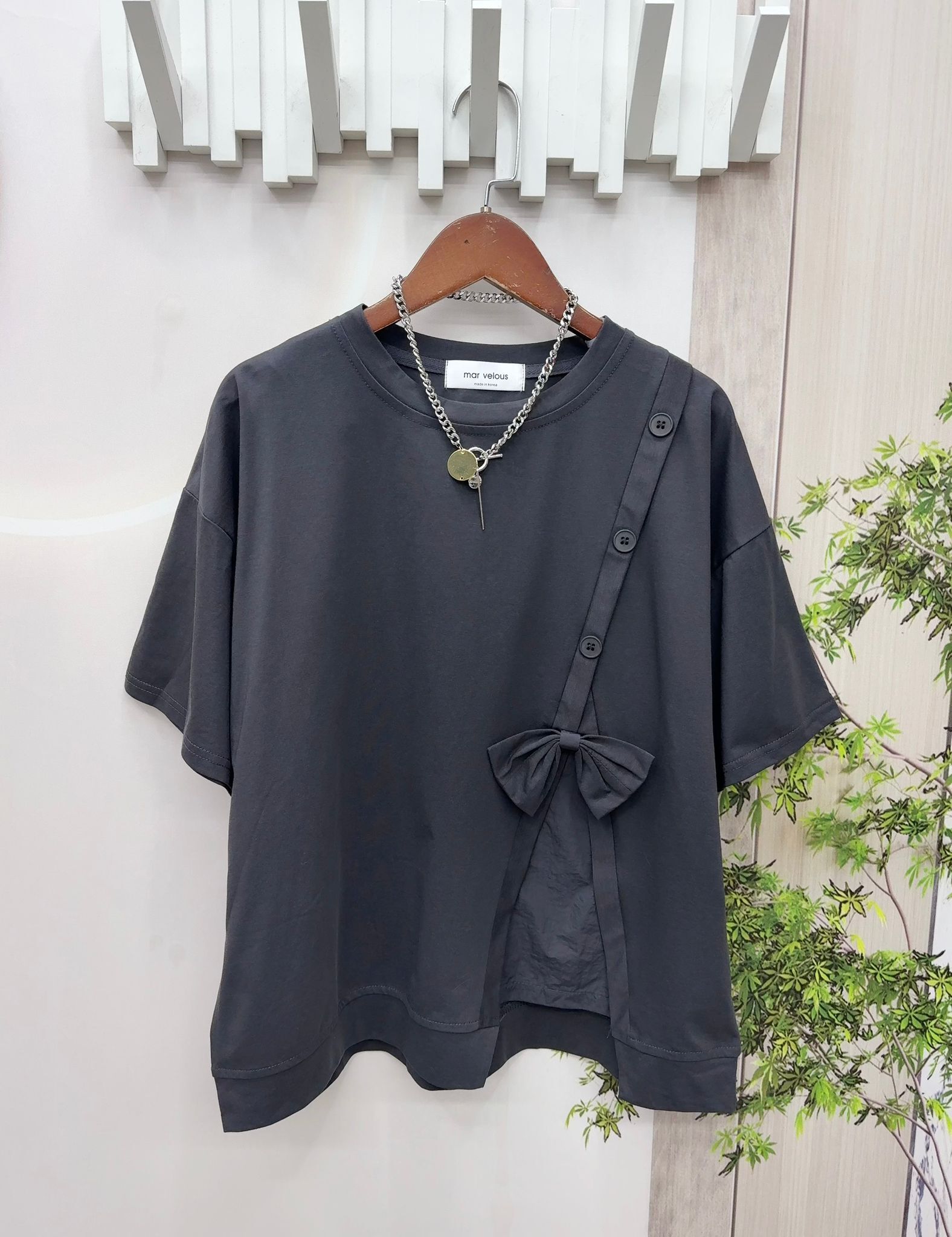 韓國M牌子淨色拼立體蝴蝶top~159C