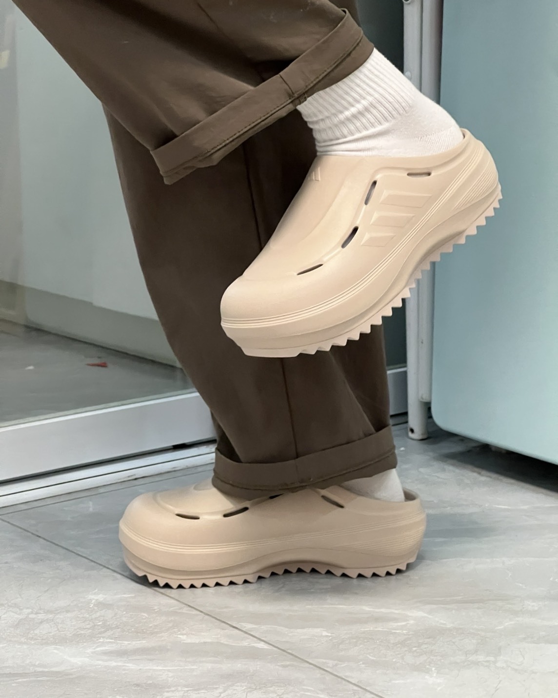 【預購】ADIDAS OZWAVE CLOG OZEAVE CLOG 包頭拖鞋 杏色 JR6759