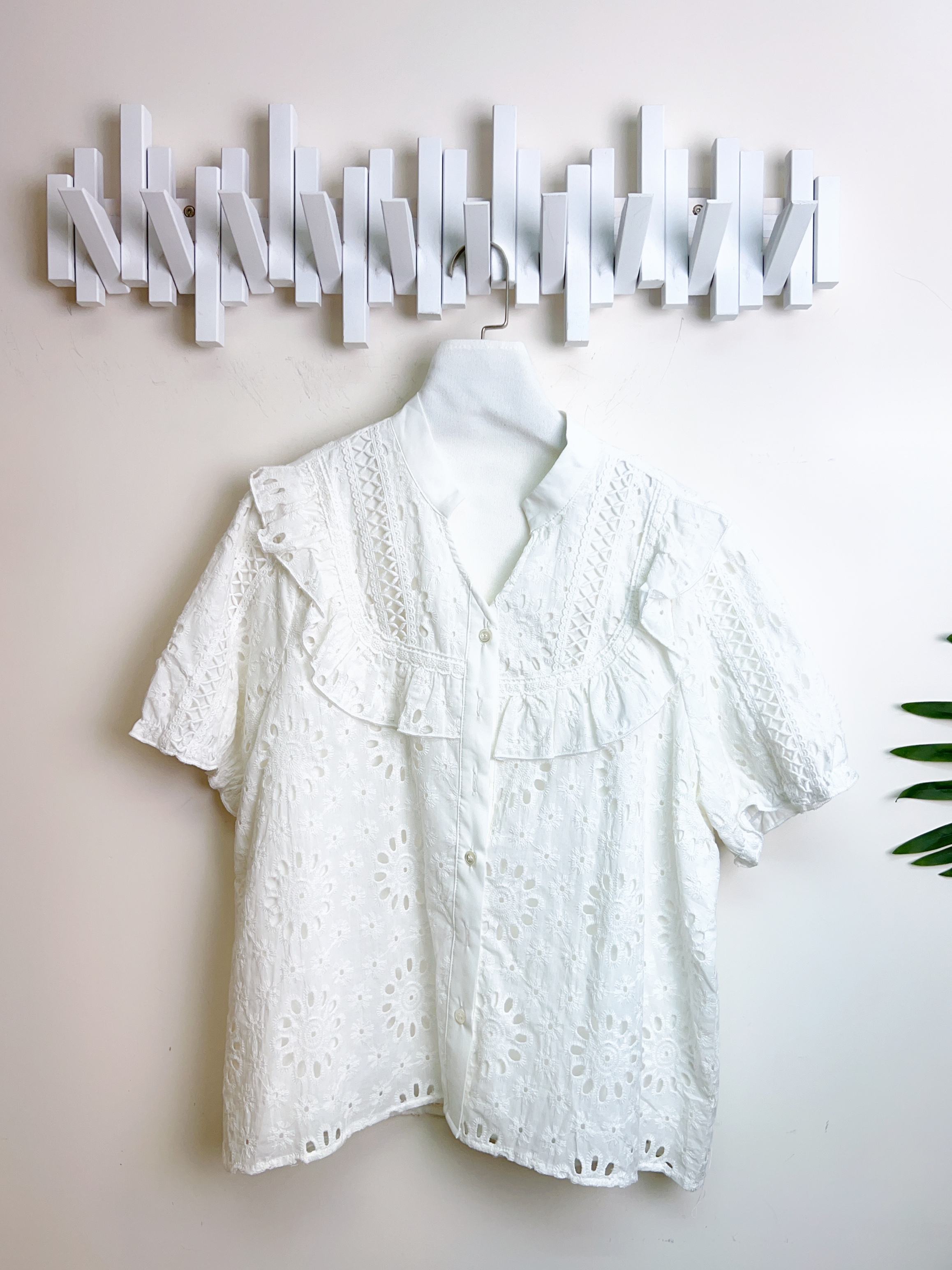 通花刺繡RUFFLE梭織上衣(胸42 腰42 長23吋) 36810 #2304clo