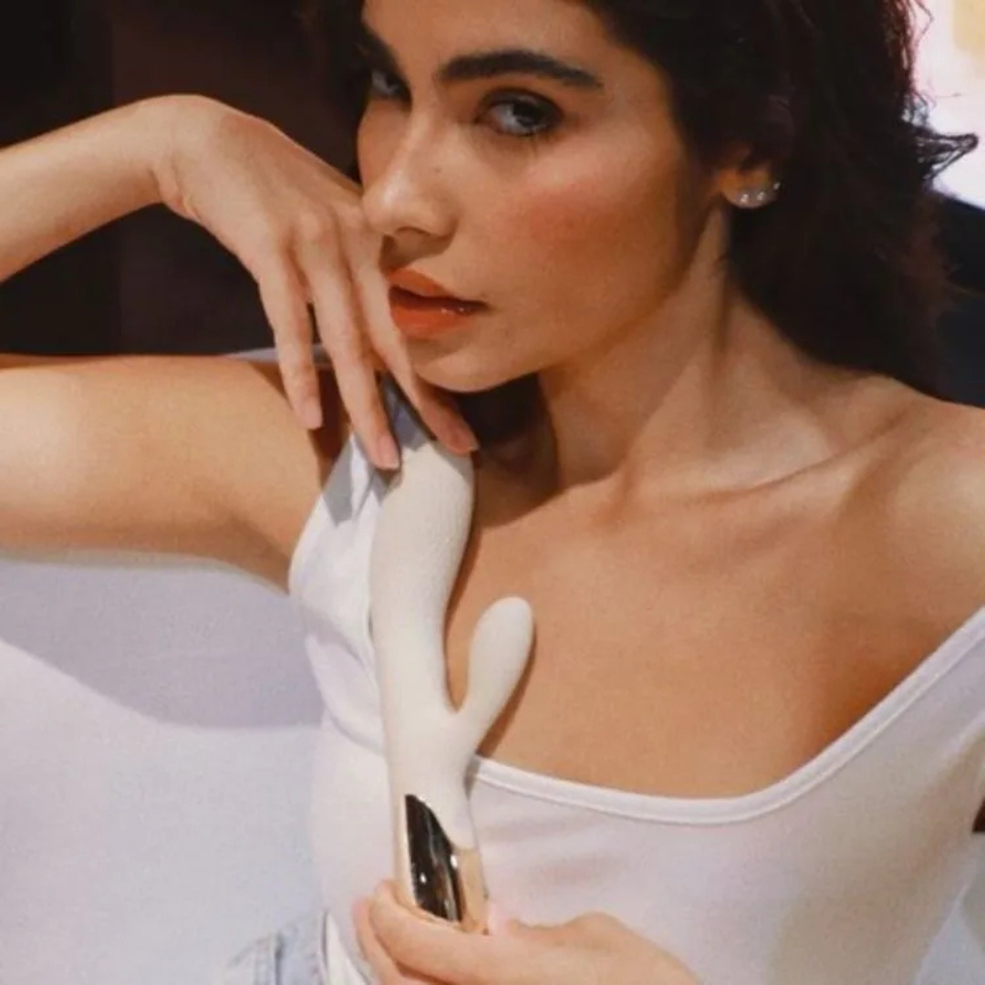 Kissky - Crave Venus 紋理溫感扣動+震動雙頭按摩棒(奢華三重馬達)