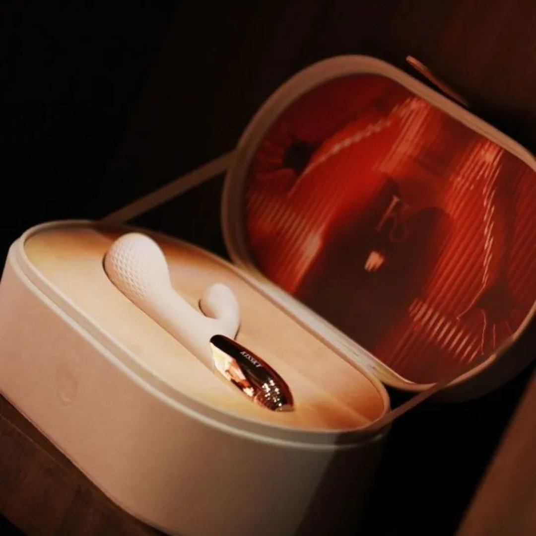 Kissky - Crave Venus 紋理溫感扣動+震動雙頭按摩棒(奢華三重馬達)