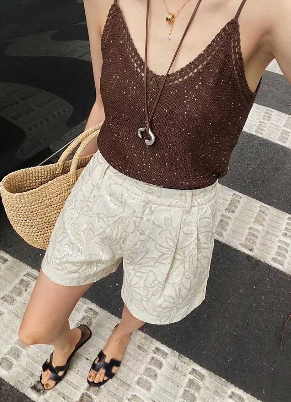 奶油白亮片壓紋圖騰感打褶短褲-XS-L (Elegant & Love)