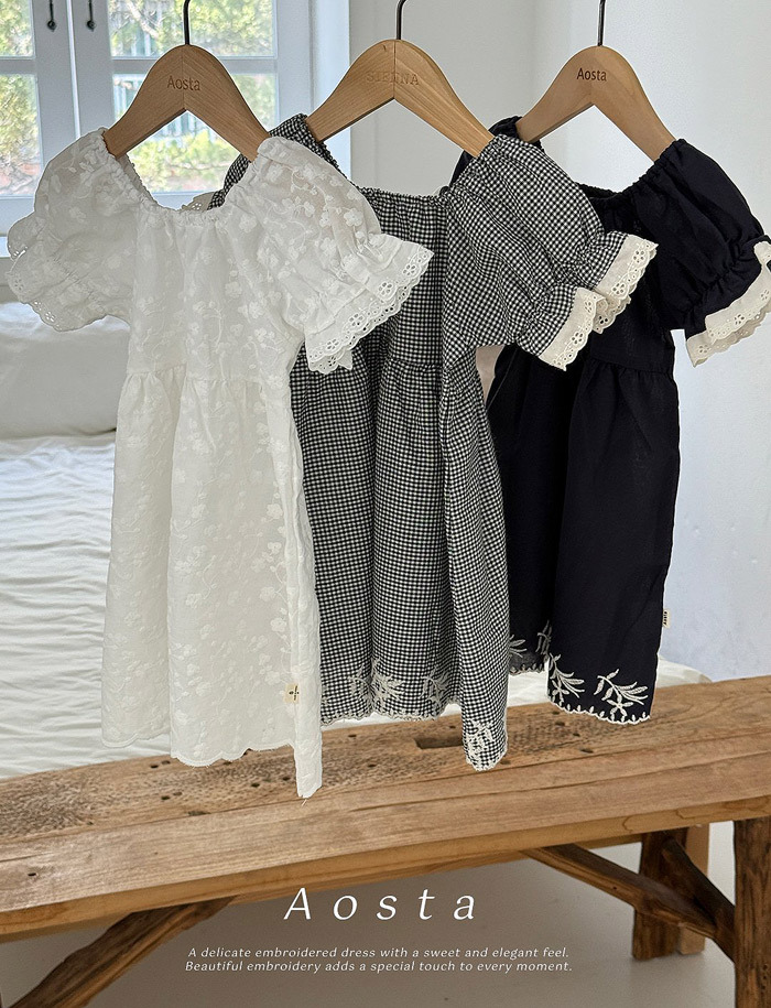 正韓夏AOSTA 三色刺繡雕花美好洋裝