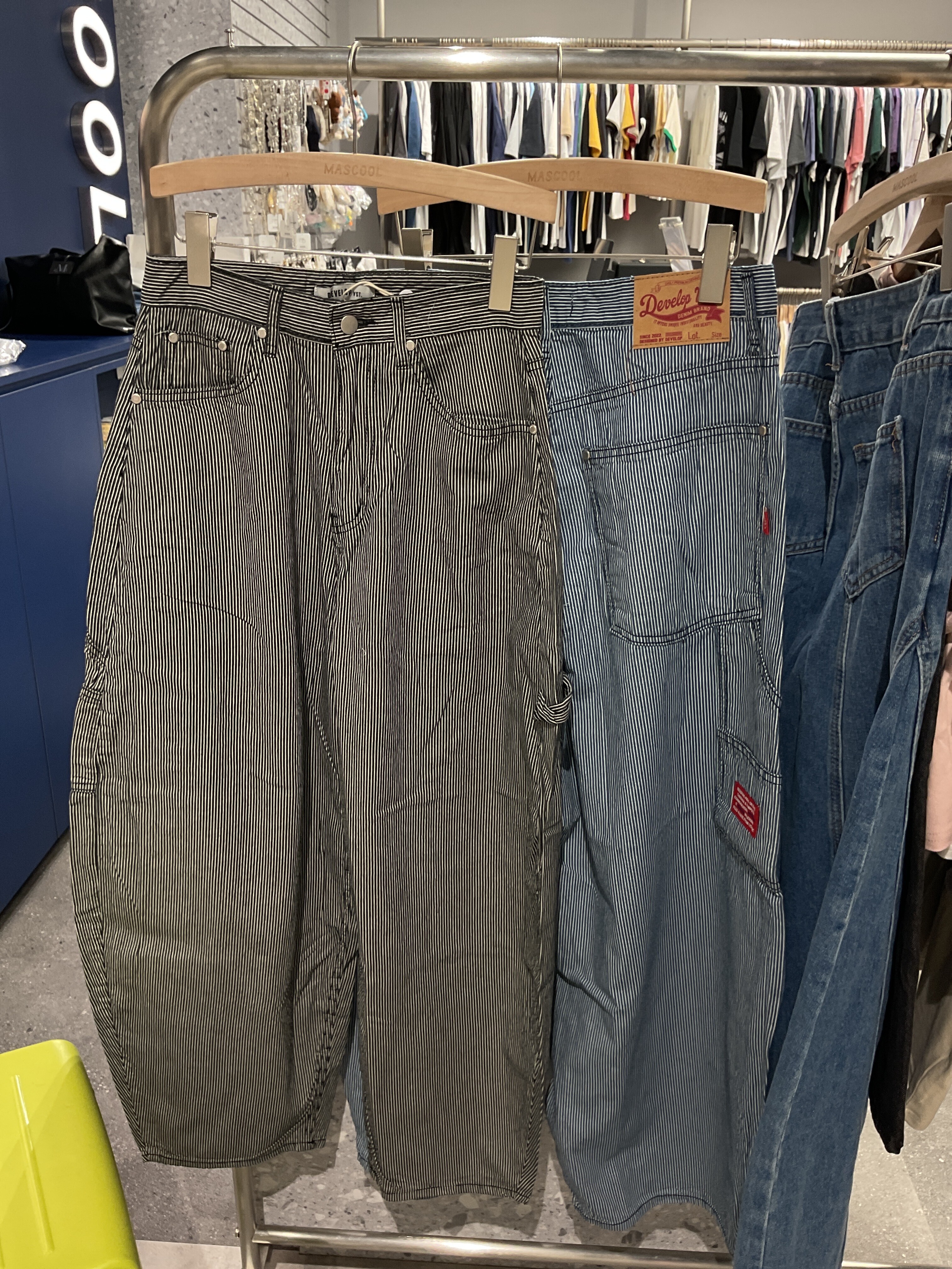 1485 直條紋設計彎刀長褲