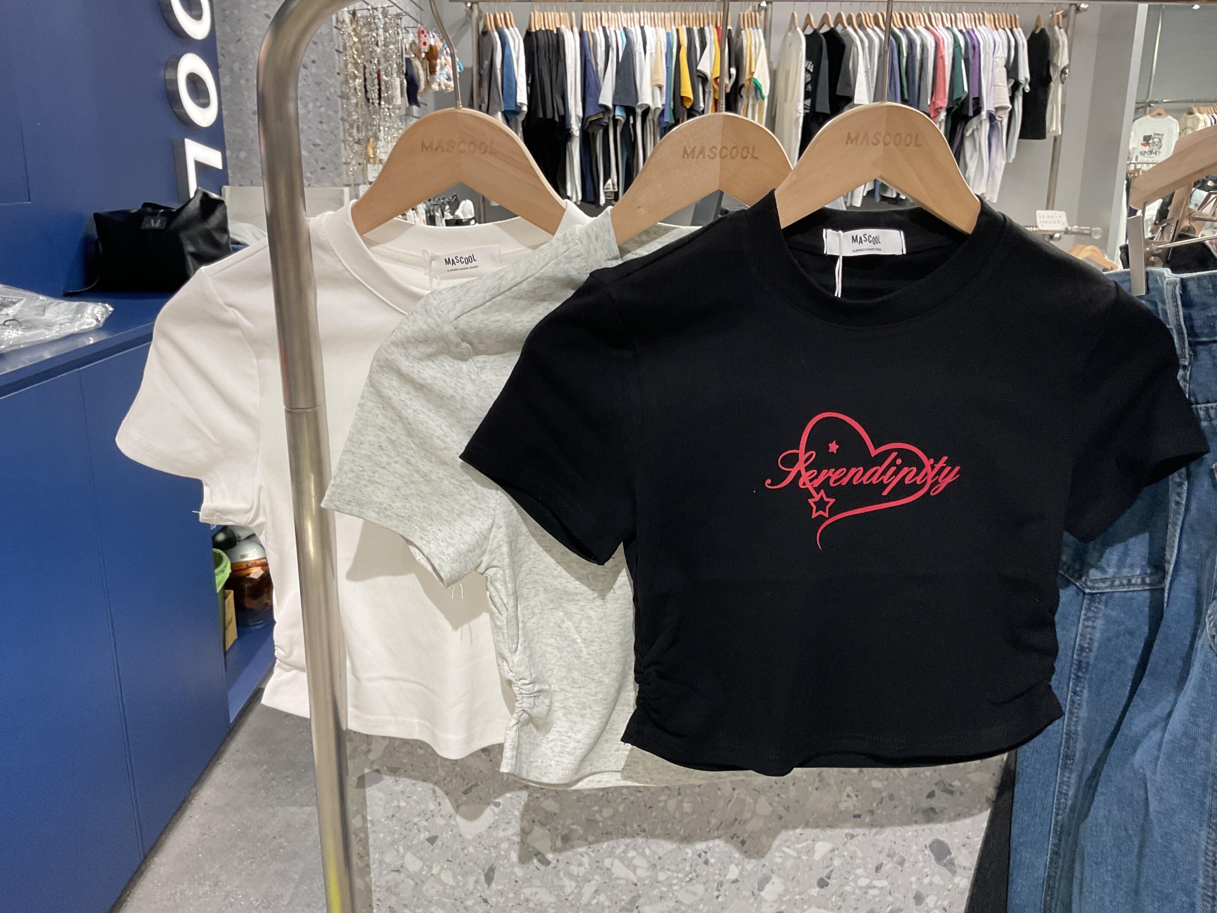 9375 簍空愛心側抓皺短版