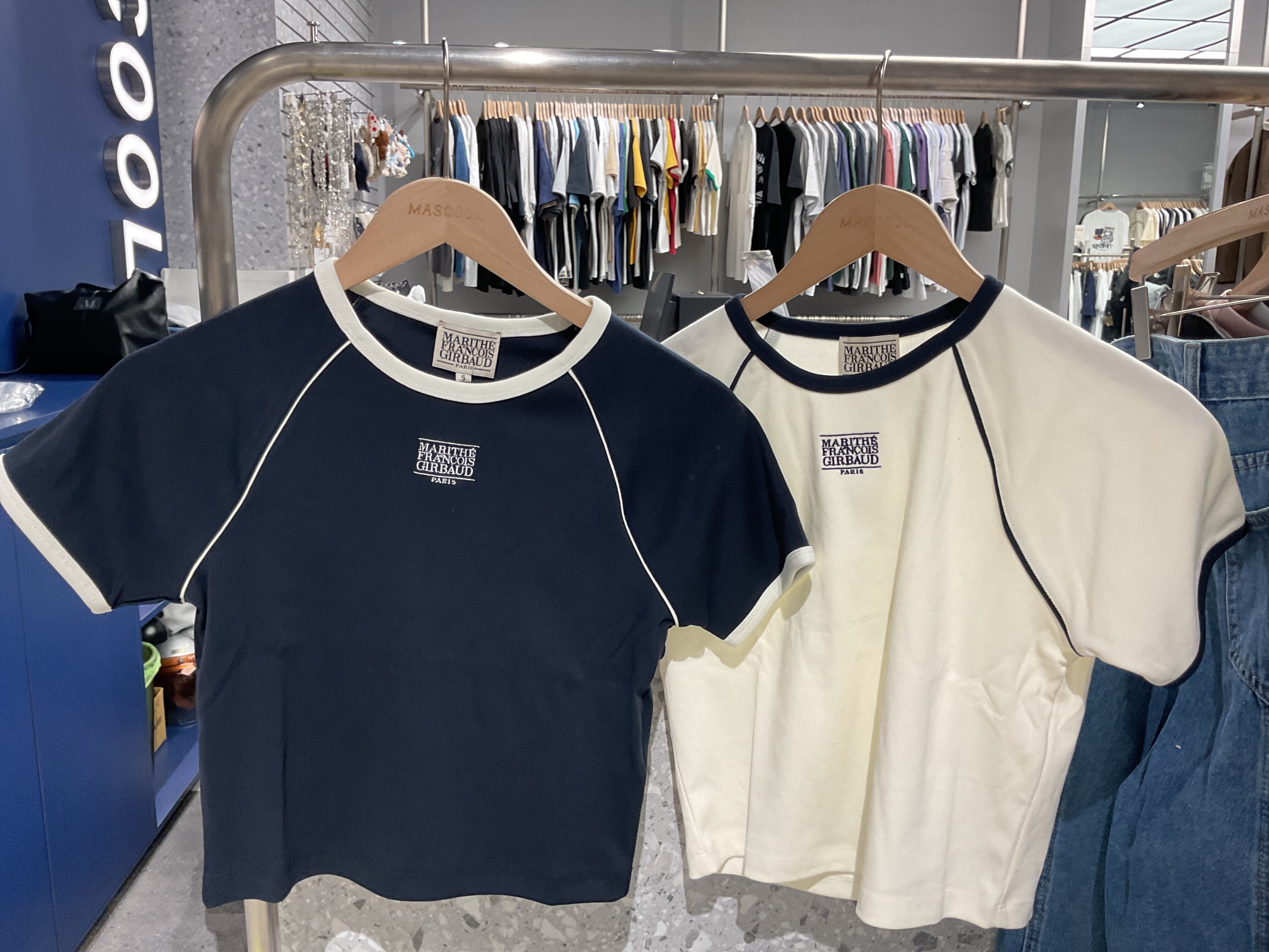 MARITHE 刺繡LOGO短版 (TS125)