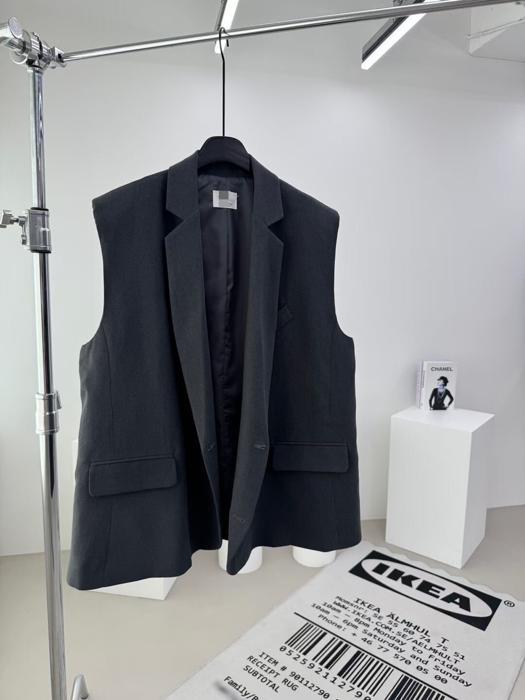 VEST