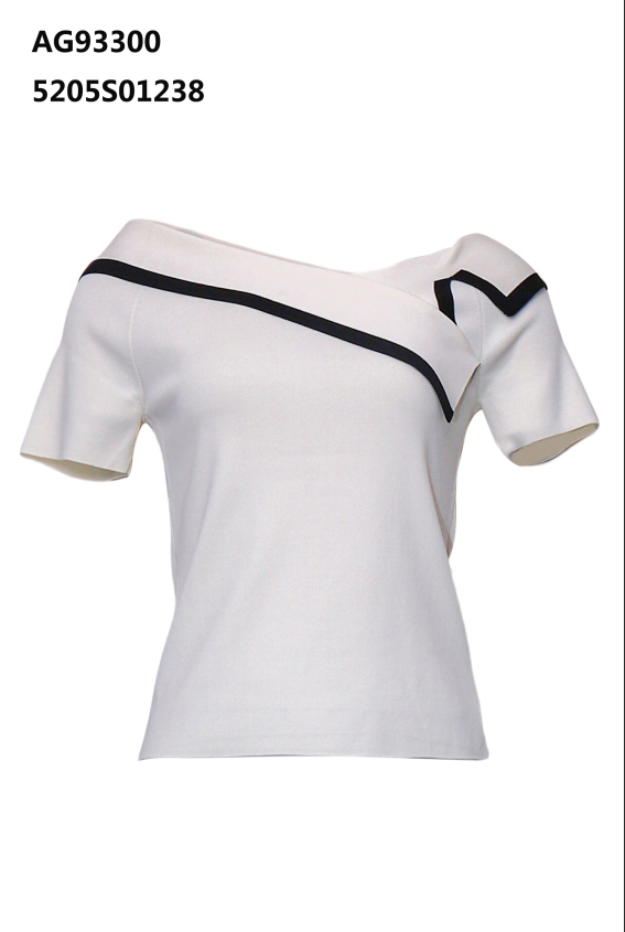 YH029 Z180 針織短上衣 奶白色