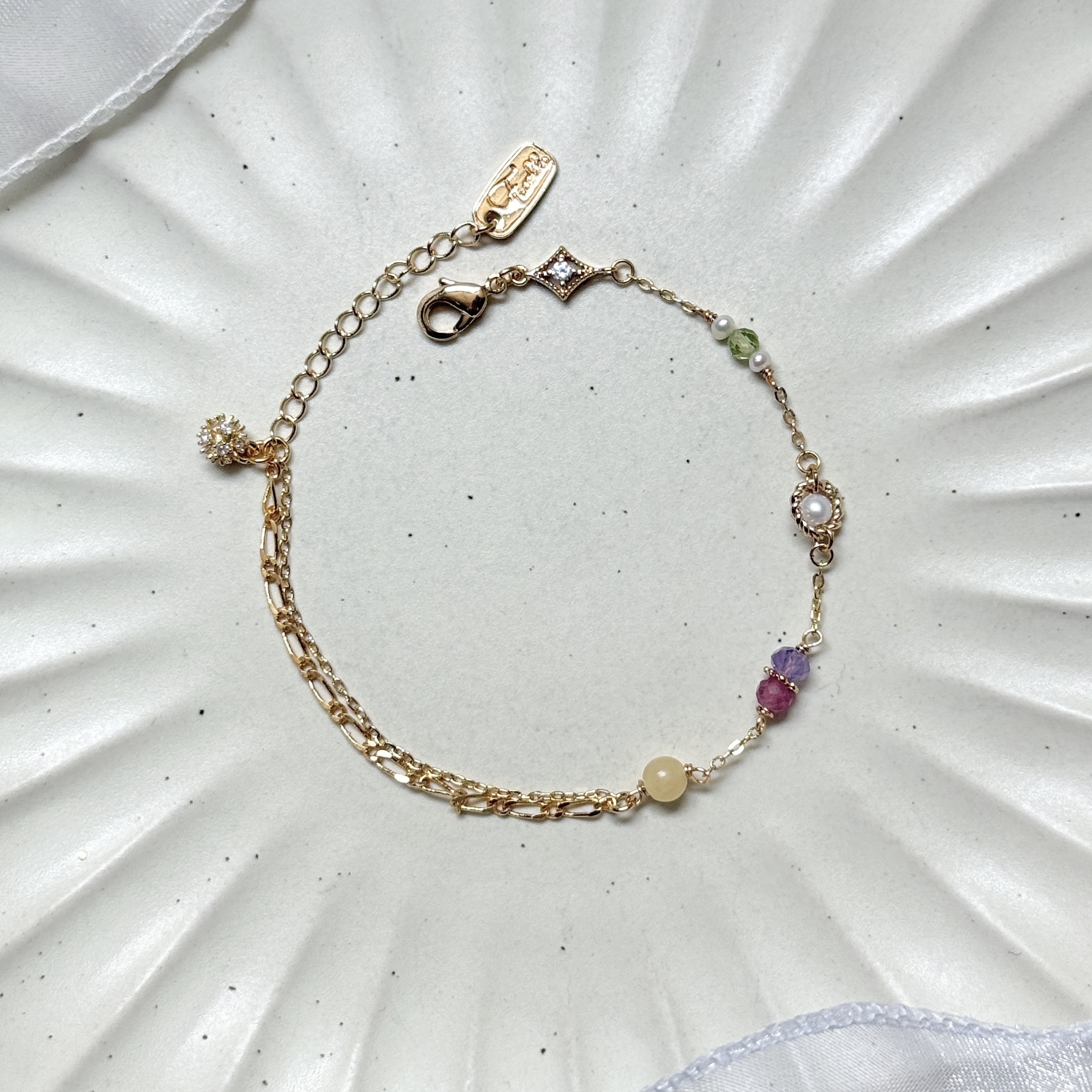 B11 / 生日花 • 拾月拾伍 • 大花矢車菊 – 珍珠黃玉 – 手鍊