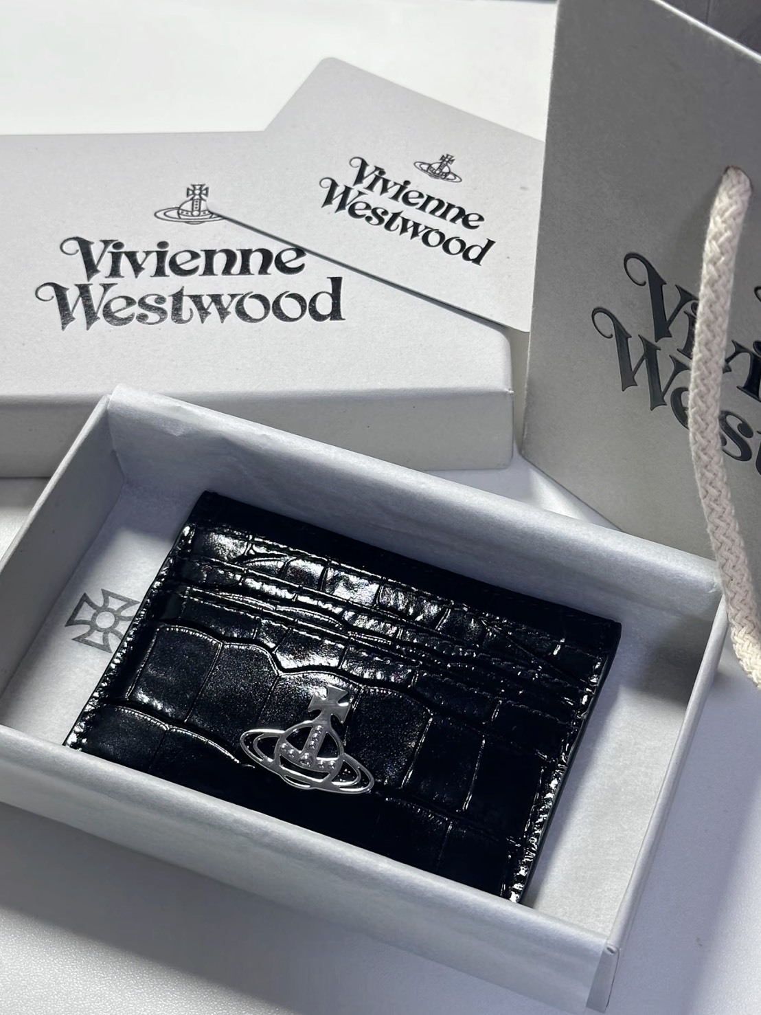 VIVIENNE WESTWOOD 西太后 魚紋 浮雕 土星 卡夾