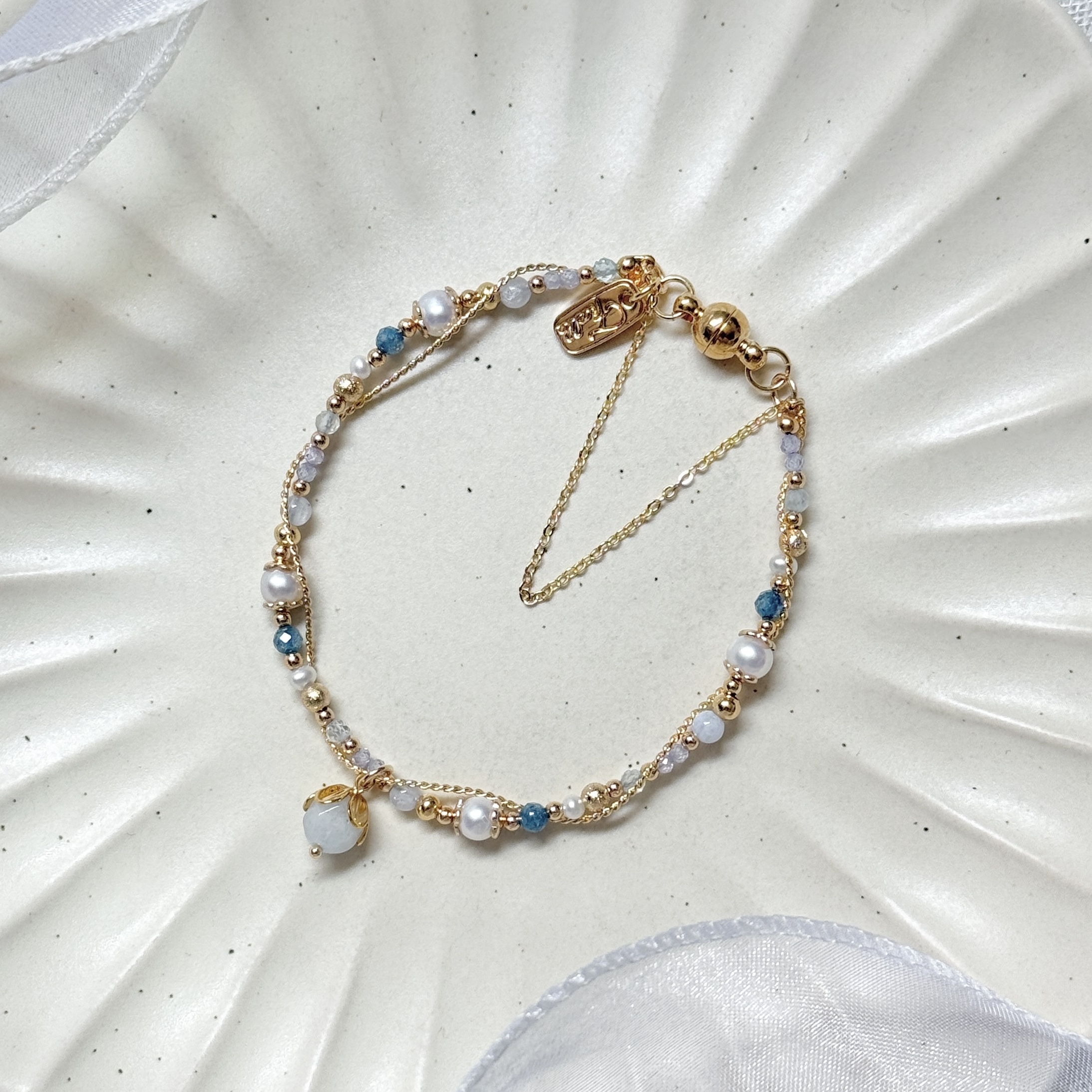 B09 / 生日花 • 捌月肆 • 圓葉風鈴草 – 珍珠海藍寶 – 手鍊