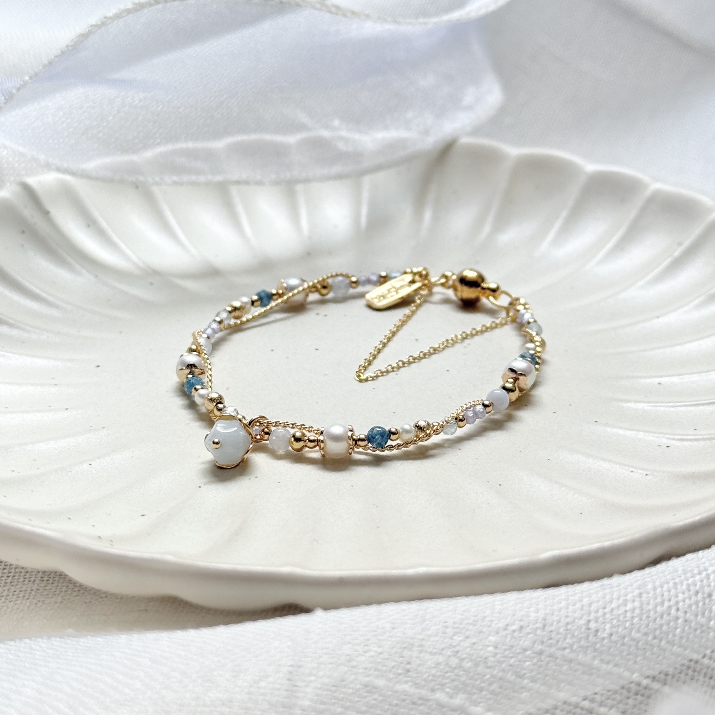 B09 / 生日花 • 捌月肆 • 圓葉風鈴草 – 珍珠海藍寶 – 手鍊