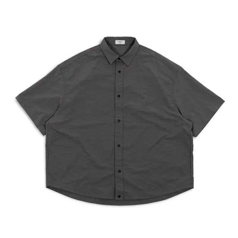 Dezzy.® 皺紋紋理尼龍襯衫 – Gray