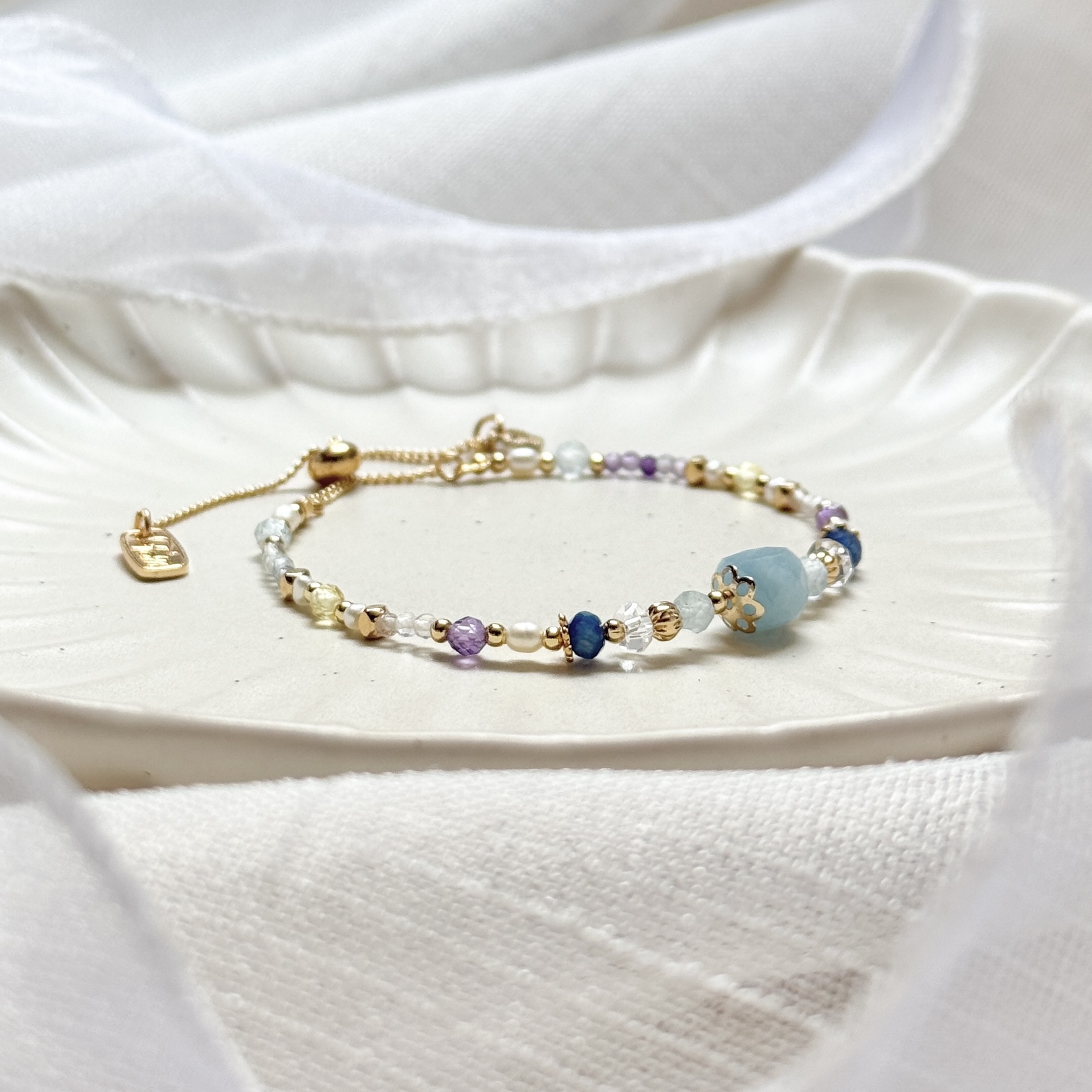 B07 / 生日花 • 柒月拾陸 • 大花三色堇 – 海藍寶 – 手鍊