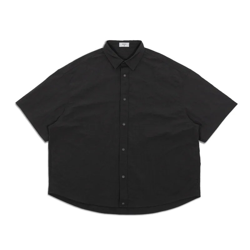 Dezzy.® 皺紋紋理尼龍襯衫 – Black