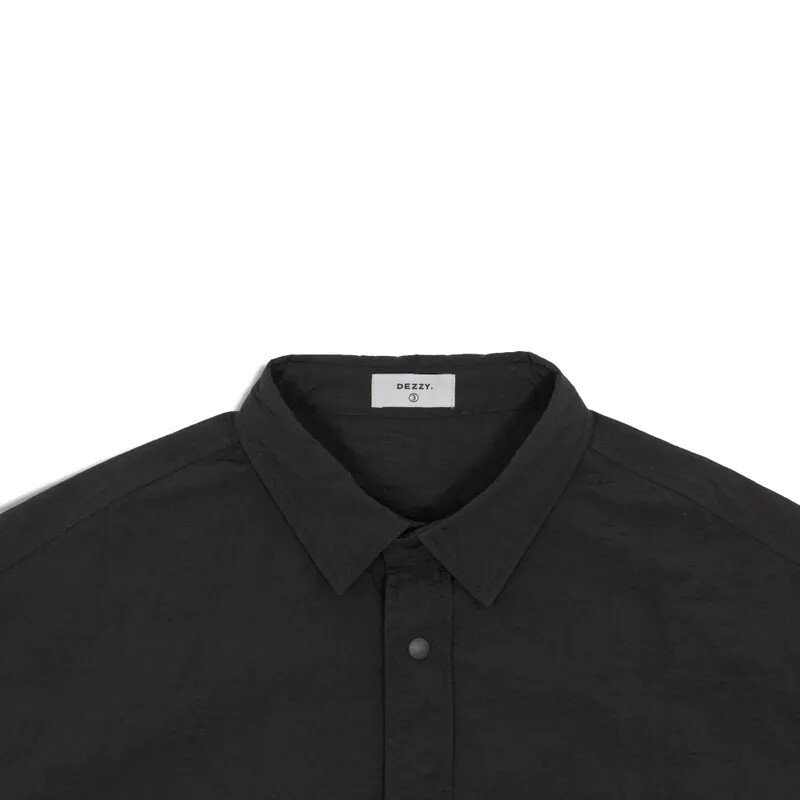 Dezzy.® 皺紋紋理尼龍襯衫 – Black