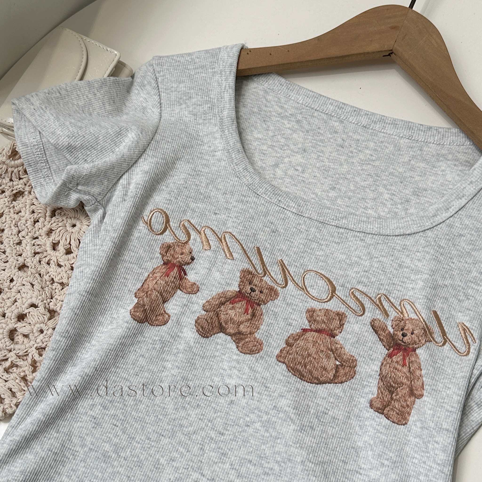 立體刺繡字母小熊短TE