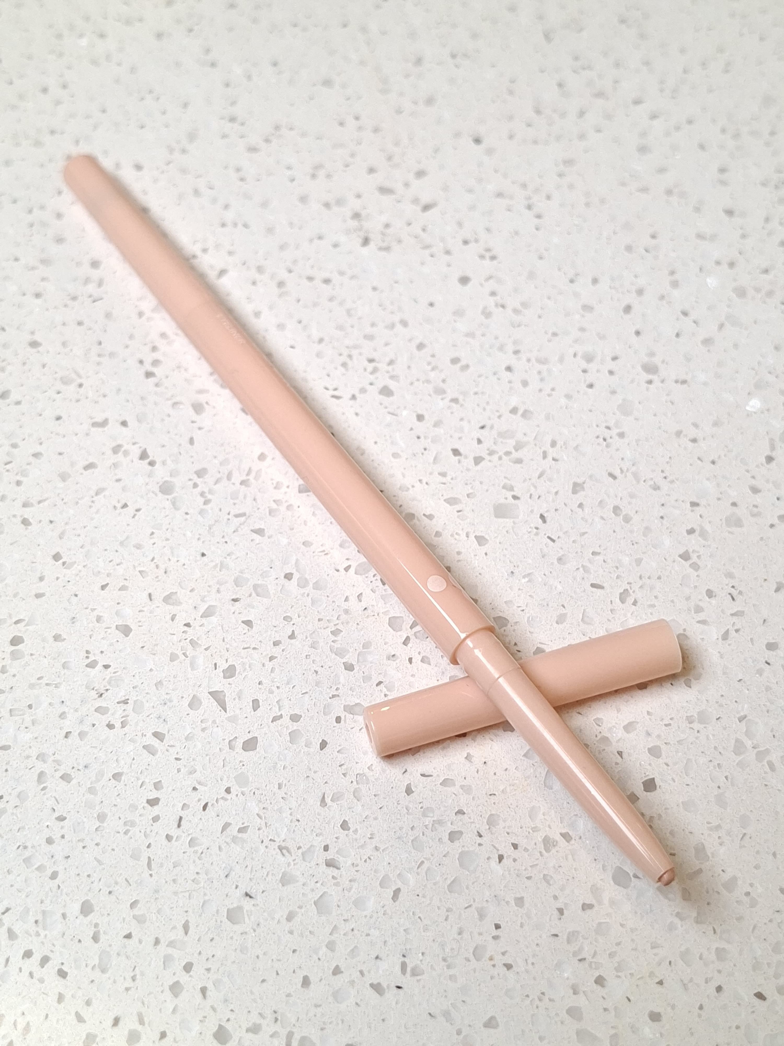 光影裸色眼線筆（預購產品）